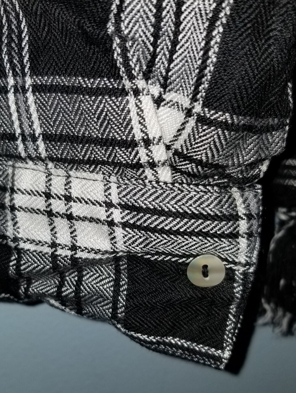 Willow & Clay Soft Black and White Plaid Fringe Cardigan Shirt / Jacket Top - Picture 5 of 5